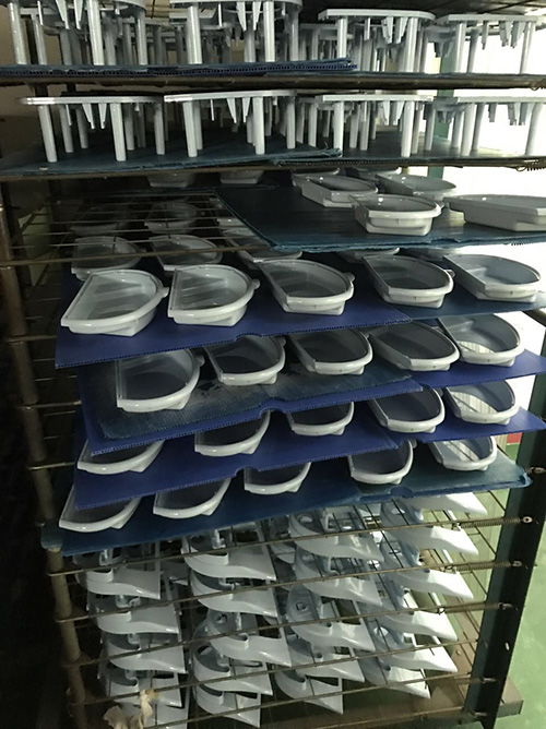 東莞市塘廈志華塑膠五金制品廠動態 聚焦化妝品批發業務的新機遇